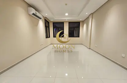 شقة - 2 غرف نوم - 3 حمامات للايجار في شارع المطار القديم - طريق المطار القديم - الدوحة