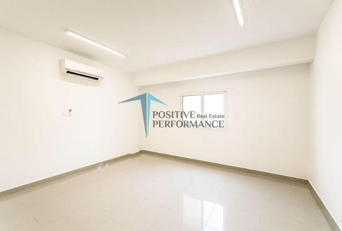 981827 - Property Image 2