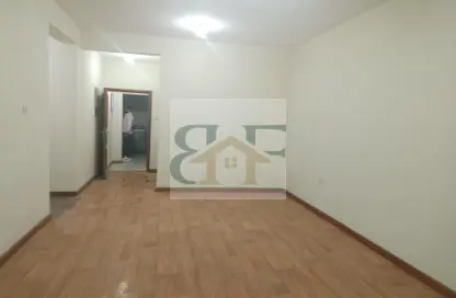 Apartment - 2 Bedrooms - 2 Bathrooms for rent in Bin Omran 35 - Fereej Bin Omran - Doha