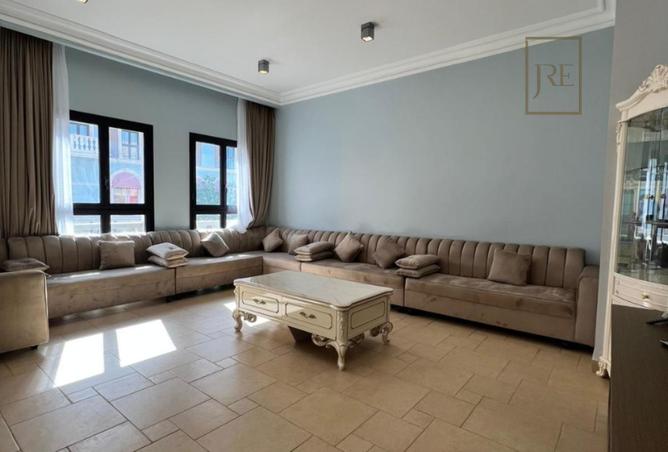 944276 - Property Image 2