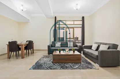 شقة - غرفة نوم - 1 حمام للايجار في ام غوالينا تجارية - ام غويلينا - أم غويلينا - الدوحة