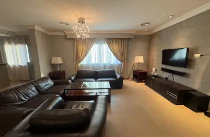 Apartment - 1 Bedroom - 2 Bathrooms for rent in Al Sadd Road - Al Sadd - Doha