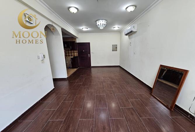 987695 - Property Image 2