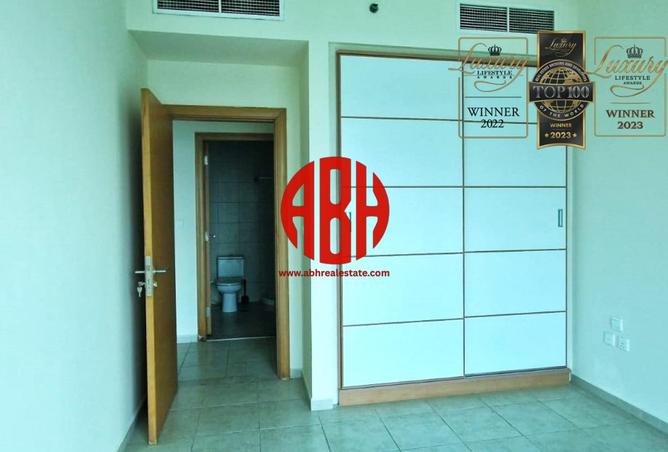 998932 - Property Image 3