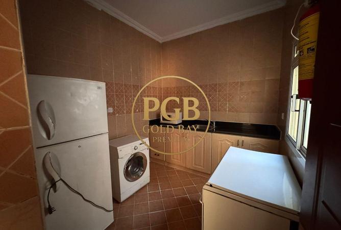 946080 - Property Image 2