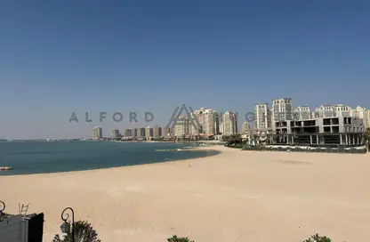 شقة - 2 غرف نوم - 4 حمامات للايجار في البلاج الجنوبي - البلاج - جزيرة اللؤلؤة - الدوحة