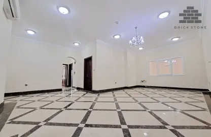 Apartment - 2 Bedrooms - 2 Bathrooms for rent in Muntazah 10 - Al Muntazah - Doha