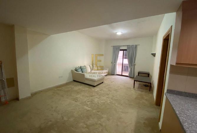930187 - Property Image 2