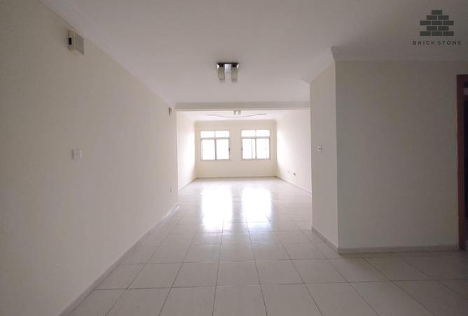 988472 - Property Image 3