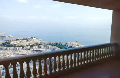 Apartment - 2 Bedrooms - 3 Bathrooms for rent in Porto Arabia - The Pearl Island - Doha