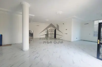 Empty Room image for: Villa - 5 Bedrooms - 5 Bathrooms for rent in Al Duhail - Al Duhail - Doha, Image 1