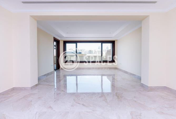 967922 - Property Image 2