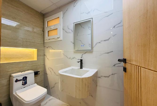 988275 - Property Image 2