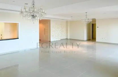 Apartment - 2 Bedrooms - 3 Bathrooms for sale in East Porto Drive - Porto Arabia - The Pearl Island - Doha