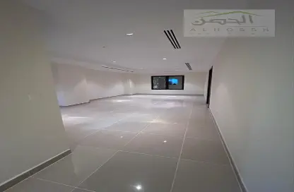 Apartment - 1 Bedroom - 2 Bathrooms for sale in Tower 14 - Porto Arabia - The Pearl Island - Doha