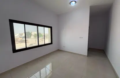 Compound - 3 Bedrooms - 4 Bathrooms for rent in Umm Salal Ali - Umm Salal Ali - Doha