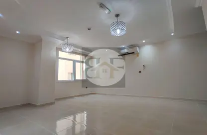 Apartment - 2 Bedrooms - 2 Bathrooms for rent in Fereej Bin Mahmoud South - Fereej Bin Mahmoud - Doha