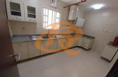 Apartment - 2 Bedrooms - 2 Bathrooms for rent in OqbaBin Nafie Steet - Old Airport Road - Doha
