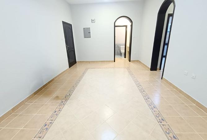 945042 - Property Image 2