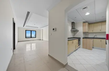 Apartment - 1 Bedroom - 2 Bathrooms for sale in West Porto Drive - Porto Arabia - The Pearl Island - Doha
