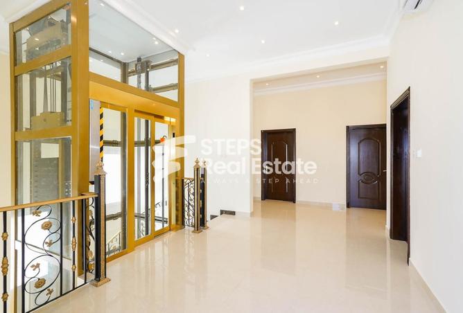 929154 - Property Image 2
