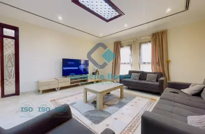 Villa - 4 Bedrooms - 5 Bathrooms for rent in Muraikh - AlMuraikh - Doha