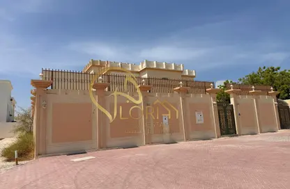 Villa - 7 Bedrooms - 7 Bathrooms for sale in Onaiza Street - Diplomatic Area - Doha
