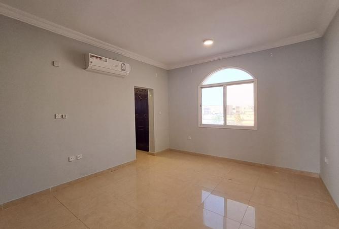 972573 - Property Image 2