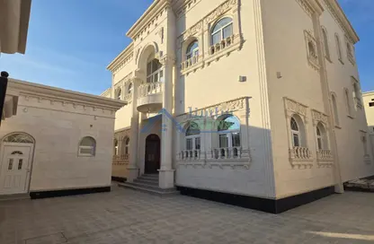 فيلا - 8 غرف نوم - 8 حمامات للبيع في الوكير - الوكير - الوكرة