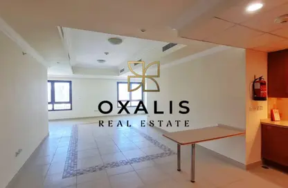 شقة - 1 حمام للايجار في طريق بورتو الشرقي - بورتو أرابيا - جزيرة اللؤلؤة - الدوحة شقة - 1 حمام للايجار في طريق بورتو الشرقي - بورتو أرابيا - جزيرة اللؤلؤة - الدوحة