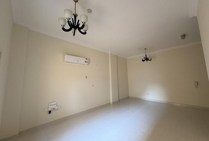 992743 - Property Image 2