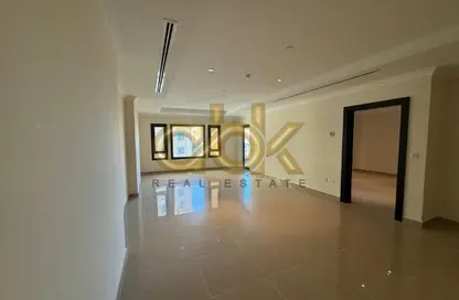 Apartment - 1 Bedroom - 2 Bathrooms for rent in East Porto Drive - Porto Arabia - The Pearl Island - Doha