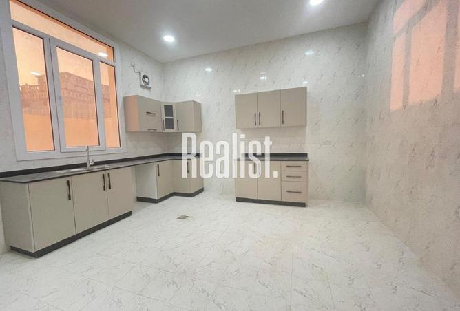 927208 - Property Image 3