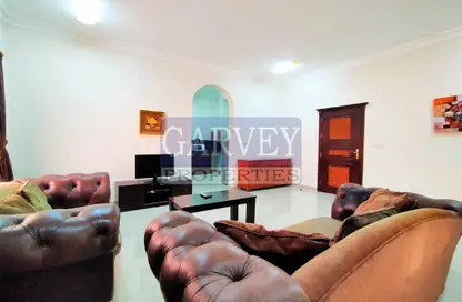 Apartment - Studio - 1 Bathroom for rent in Umm Al Seneem Street - Ain Khaled - Doha