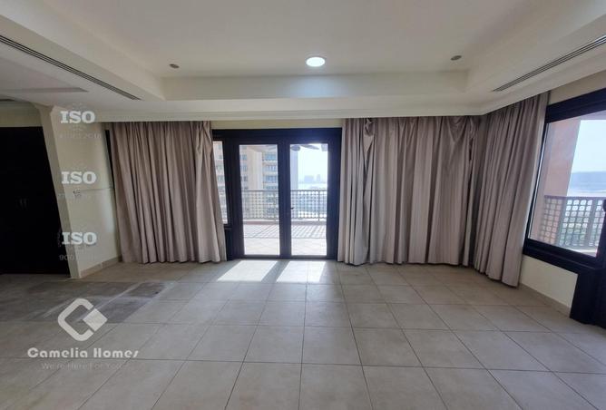 992487 - Property Image 2