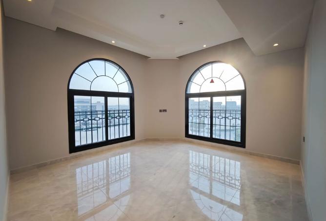 976889 - Property Image 2