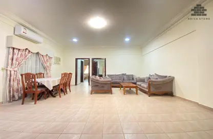 Apartment - 2 Bedrooms - 3 Bathrooms for rent in Umm Ghwailina Comm - Umm Ghuwalina - Umm Ghuwailina - Doha