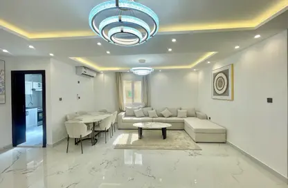 شقة - 2 غرف نوم - 2 حمامات للايجار في ام غوالينا تجارية - ام غويلينا - أم غويلينا - الدوحة