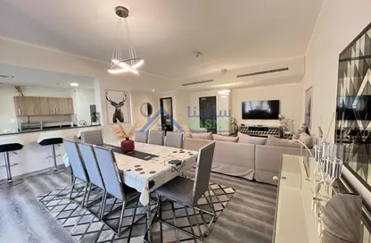 Apartment - 3 Bedrooms - 5 Bathrooms for sale in Fox Hills - Fox Hills - Lusail