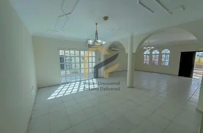 فيلا - 5 غرف نوم - 4 حمامات للايجار في الثمامة - الثمامة - الدوحة