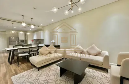 Apartment - 2 Bedrooms - 4 Bathrooms for rent in Floresta Gardens - Floresta Gardens - The Pearl Island - Doha