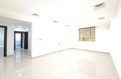 Apartment - 2 Bedrooms - 1 Bathroom for rent in Al Sadd Road - Al Sadd - Doha