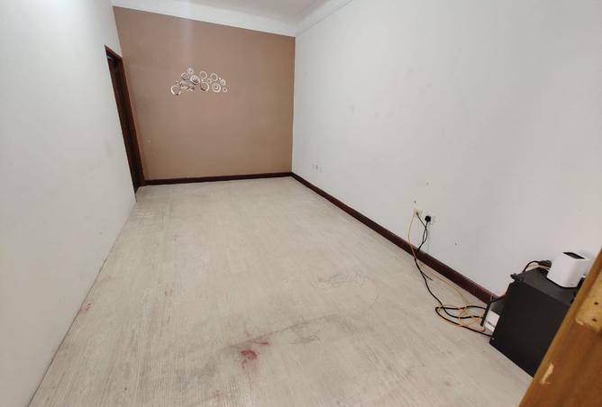 985943 - Property Image 3