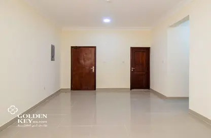 Apartment - 2 Bedrooms - 2 Bathrooms for rent in Omar Bin Abdul Aziz Street - Madinat Khalifa - Doha