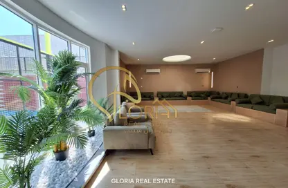 فيلا - 6 غرف نوم - 7 حمامات للايجار في حدائق الجازي 1 - حدائق الجازي - الدفينة - الدوحة