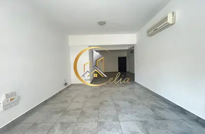 Apartment - 2 Bedrooms - 2 Bathrooms for rent in Anas Street - Fereej Bin Mahmoud North - Fereej Bin Mahmoud - Doha