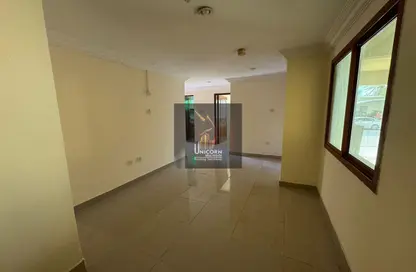 Apartment - 2 Bedrooms - 2 Bathrooms for rent in Bin Omran 35 - Fereej Bin Omran - Doha