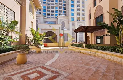 Apartment - 2 Bedrooms - 3 Bathrooms for rent in Porto Arabia - The Pearl Island - Doha