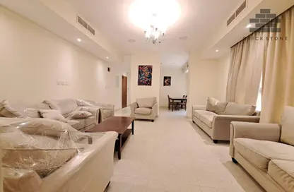 Apartment - 2 Bedrooms - 2 Bathrooms for rent in Anas Street - Fereej Bin Mahmoud North - Fereej Bin Mahmoud - Doha