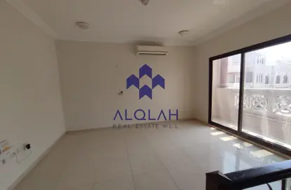 Villa - 4 Bedrooms - 5 Bathrooms for rent in Al Luqta - Al Luqta - Doha